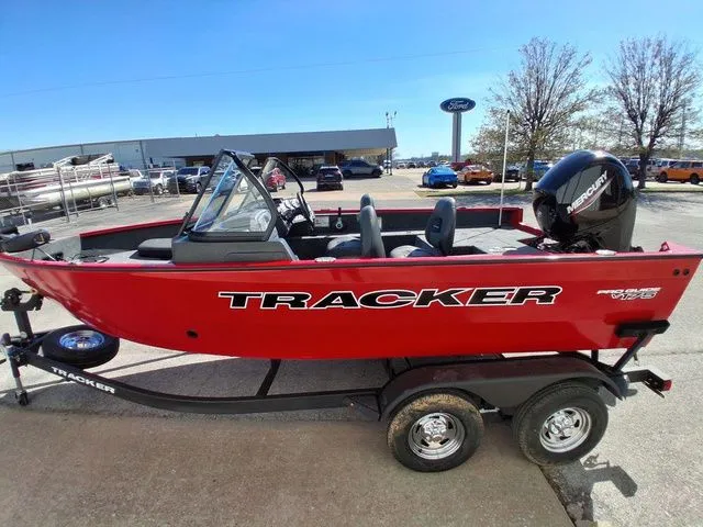 The Image of Tracker PRV 175CB 2026 - 1