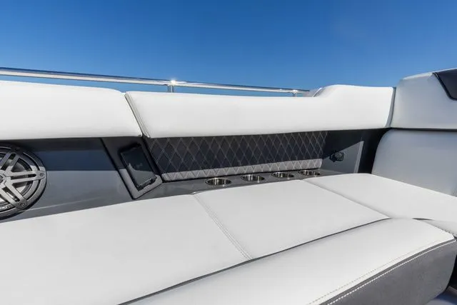 Slide: The Image of Cobalt R35 2024 - 35