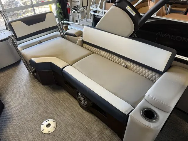 Slide: The Image of Tahoe Cascade - Quad Lounger Shift Windshield 2026 - 11