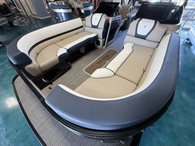 Slide: The Image of Tahoe Cascade - Quad Lounger Shift Windshield 2026 - 6