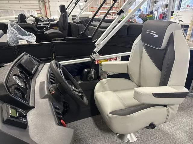 Slide: The Image of Bennington 20 SL 2026 - 4