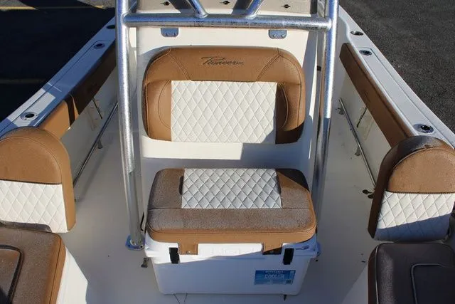 Slide: The Image of Pioneer 220 Bay Sport 2026 - 13