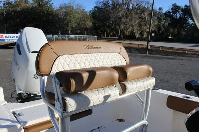 Slide: The Image of Pioneer 220 Bay Sport 2026 - 14