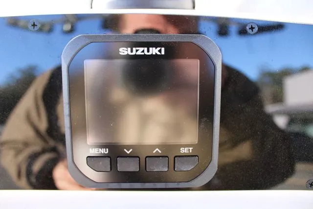 Slide: The Image of Pioneer 220 Bay Sport 2026 - 25