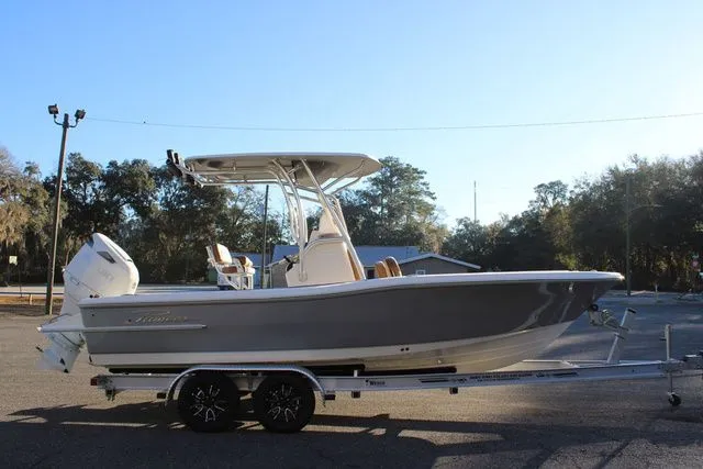 Slide: The Image of Pioneer 220 Bay Sport 2026 - 6