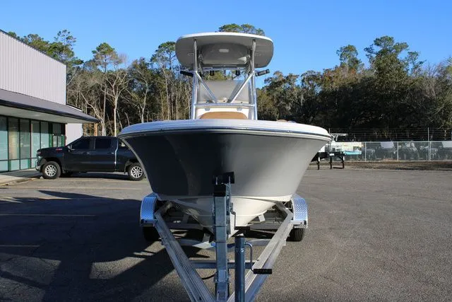 Slide: The Image of Pioneer 220 Bay Sport 2026 - 8