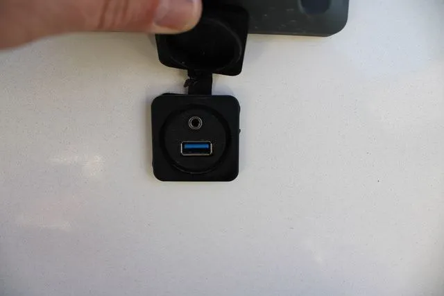 Slide: The Image of Pioneer Pioneer 220 Bay Sport 2026 - 24