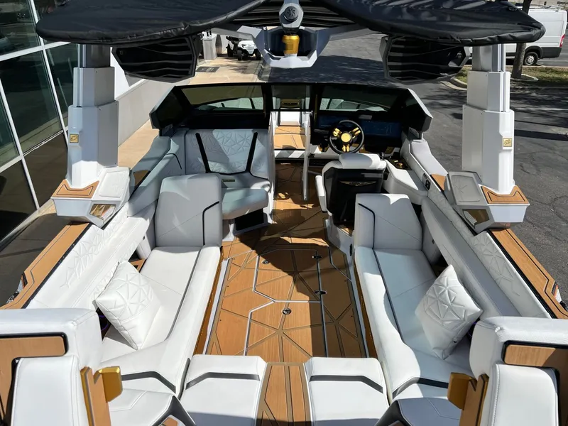 Slide: The Image of Nautique Super Air Nautique G25 Paragon 2026 - 14