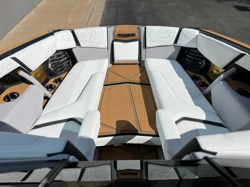 Slide: The Image of Nautique Super Air Nautique G25 Paragon 2026 - 32