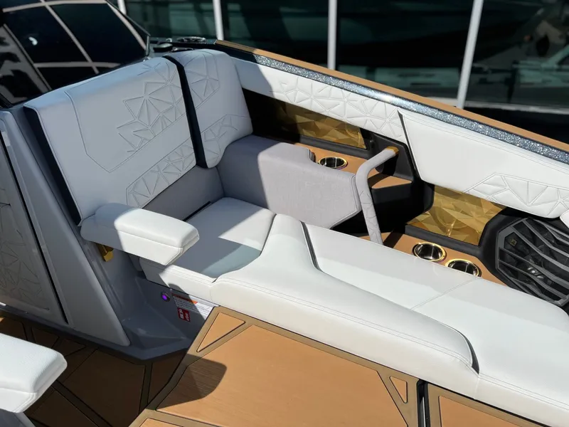 Slide: The Image of Nautique Super Air Nautique G25 Paragon 2026 - 33