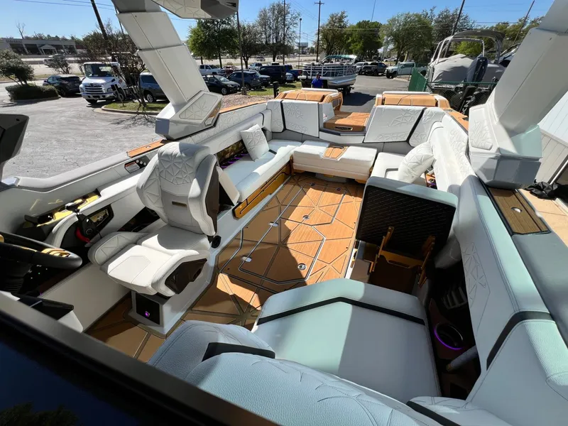 Slide: The Image of Nautique Super Air Nautique G25 Paragon 2026 - 37