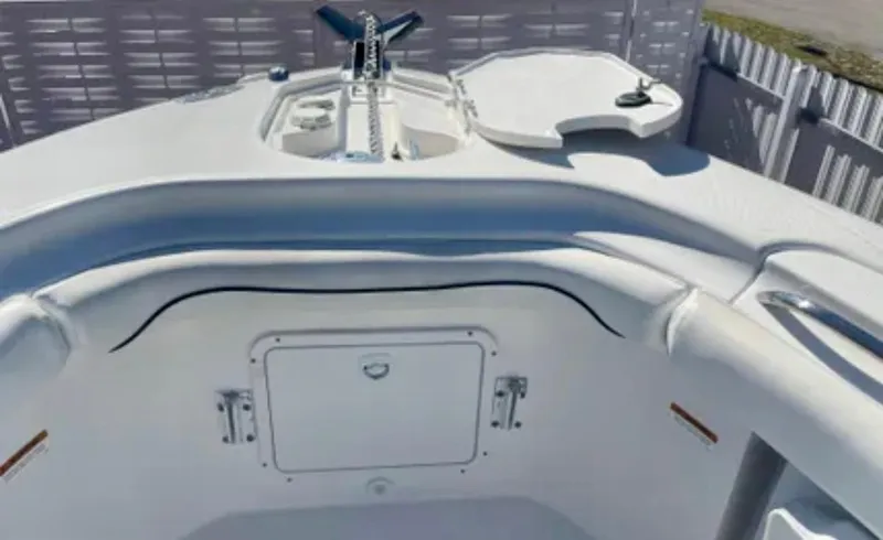 Slide: The Image of 2006 Wellcraft 32 CCF boat interior with anchor and storage compartment. - 26