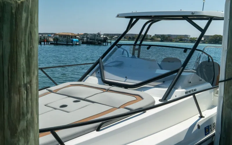 Slide: The Image of Beneteau Flyer 8 2024 - 13