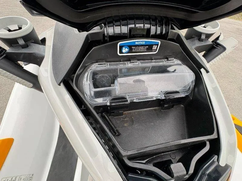 Slide: The Image of Sea-Doo FISH PRO 170 2021 - 15