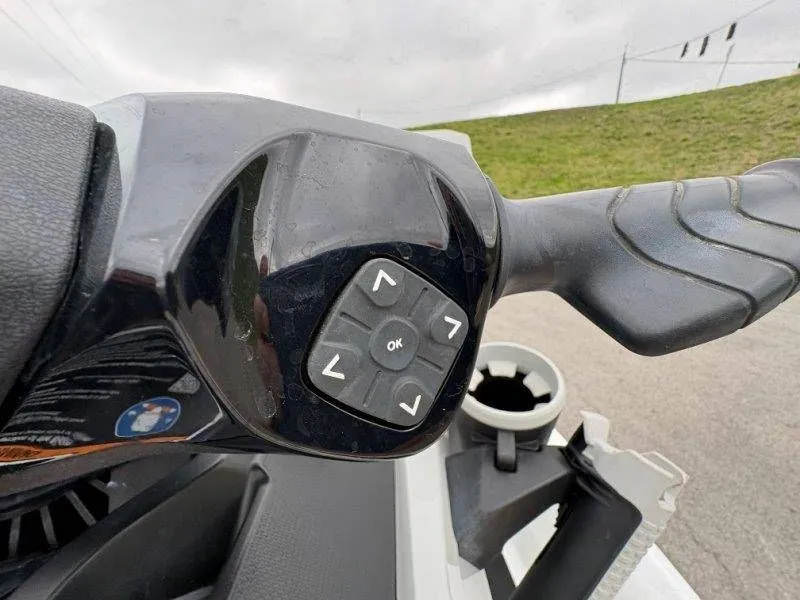 Slide: The Image of Sea-Doo FISH PRO 170 2021 - 18