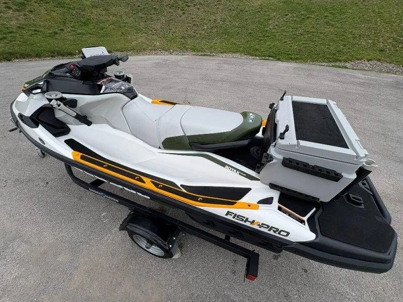 Slide: The Image of Sea-Doo FISH PRO 170 2021 - 23