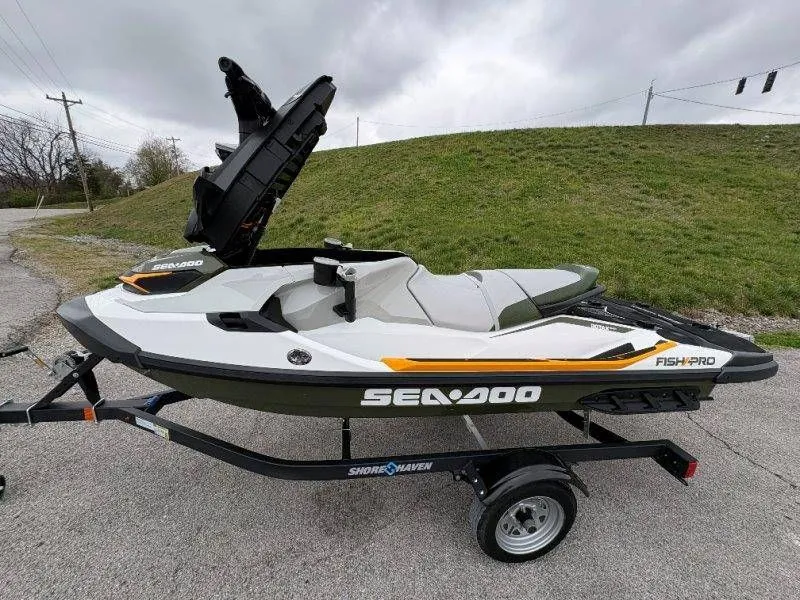 Slide: The Image of Sea-Doo FISH PRO 170 2021 - 25