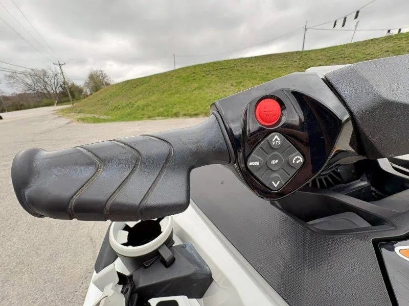 Slide: The Image of Sea-Doo FISH PRO 170 2021 - 9