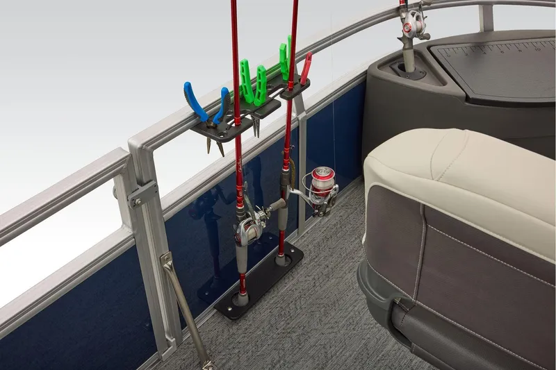 Slide: The Image of Sun Tracker Bass Buggy 18 DLX 2026 - 70