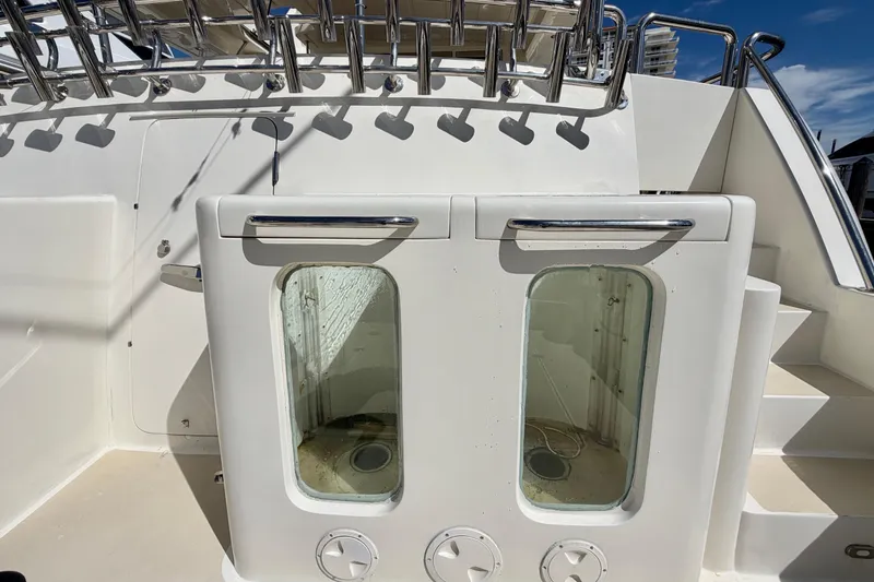 Slide: The Image of Horizon 92 yacht deck with glass panels and stainless steel railings. - 16