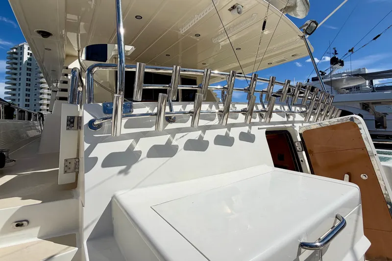 Slide: The Image of Luxury Horizon 92 yacht deck with stainless steel railings and modern design elements. - 22