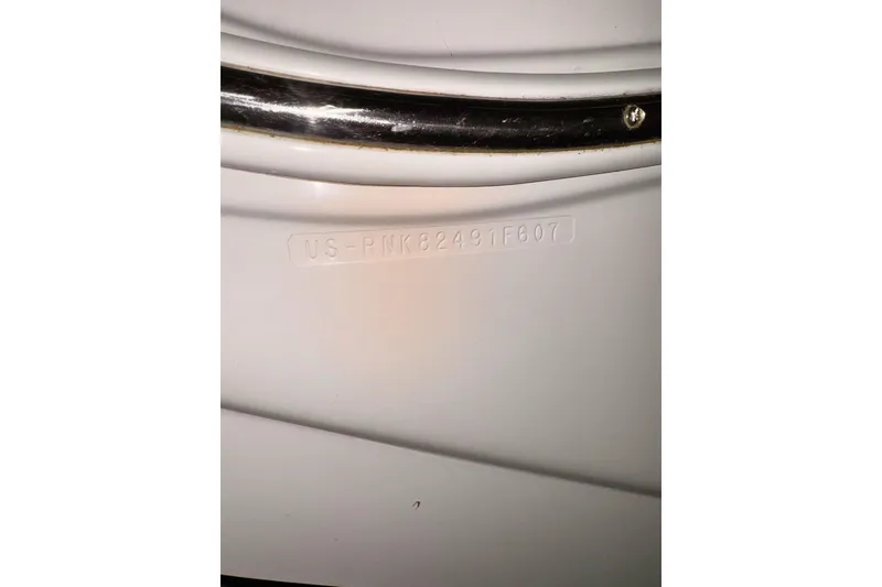 Slide: The Image of Hull identification number on 2007 Rinker 270 Express Cruiser boat. - 14