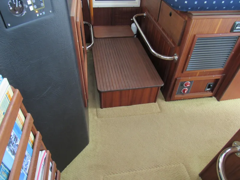 Slide: The Image of Removable "Short Captain" Step - 45