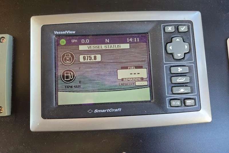 Slide: The Image of SmartCraft VesselView display on 2010 American Tug "34" Pilothouse Trawler showing vessel status. - 47