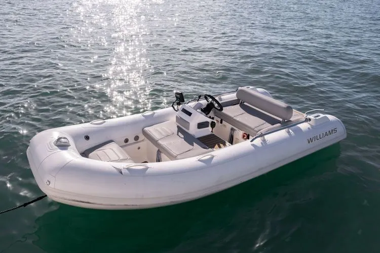 Slide: The Image of 2020 Sunseeker 76 Yacht - Image 14 - 14