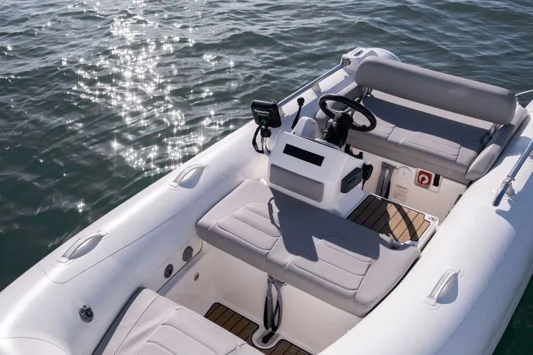 Slide: The Image of 2020 Sunseeker 76 Yacht - Image 15 - 15