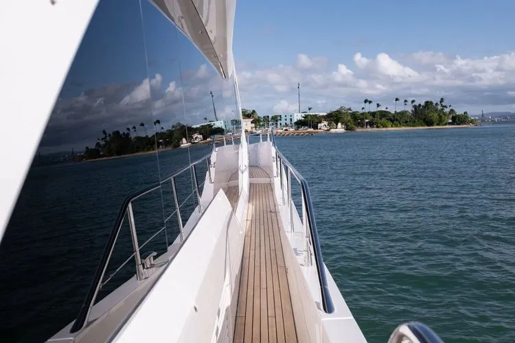 Slide: The Image of 2020 Sunseeker 76 Yacht - Image 18 - 18