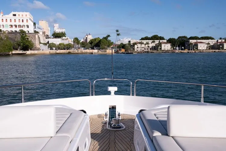 Slide: The Image of 2020 Sunseeker 76 Yacht - Image 23 - 23