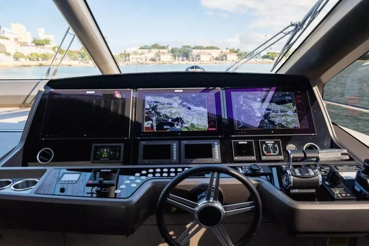 Slide: The Image of 2020 Sunseeker 76 Yacht - Image 52 - 52