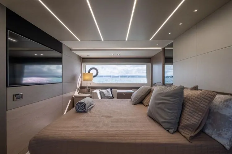 Slide: The Image of 2020 Sunseeker 76 Yacht - Image 65 - 65