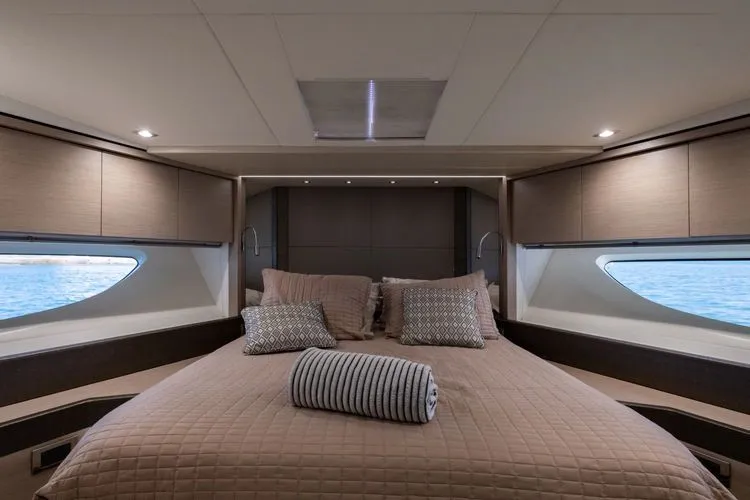 Slide: The Image of 2020 Sunseeker 76 Yacht - Image 68 - 68