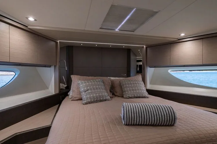 Slide: The Image of 2020 Sunseeker 76 Yacht - Image 69 - 69