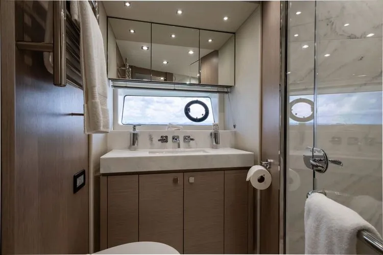 Slide: The Image of 2020 Sunseeker 76 Yacht - Image 70 - 70