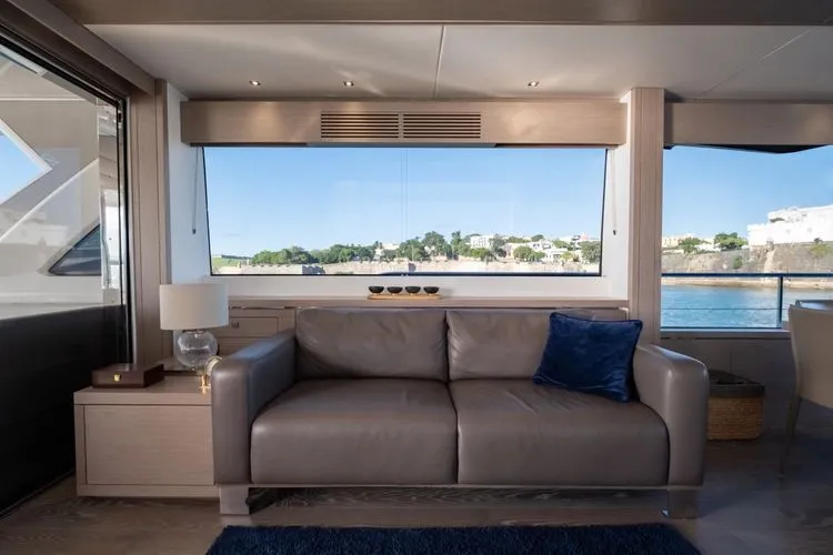 Slide: The Image of 2020 Sunseeker 76 Yacht - Image 74 - 74