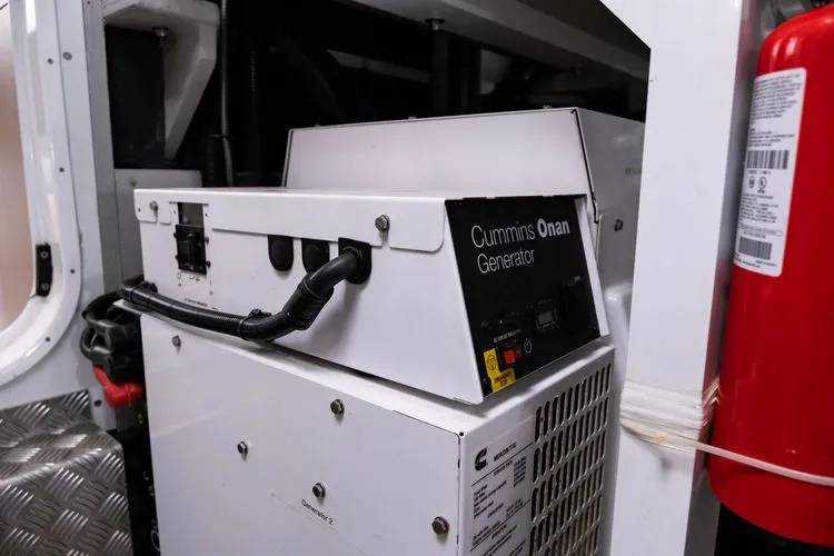 Slide: The Image of 2020 Sunseeker 76 Yacht - Image 77 - 77