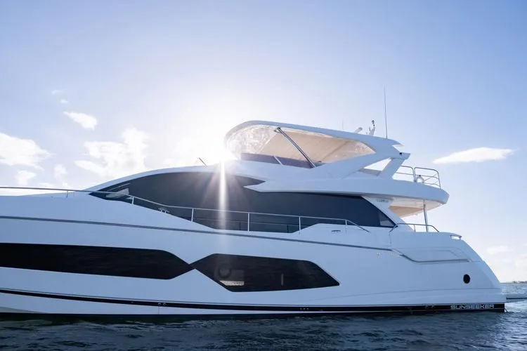 Slide: The Image of 2020 Sunseeker 76 Yacht - Image 9 - 9