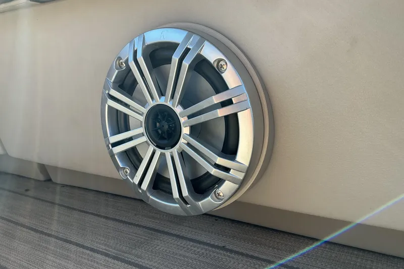 Slide: The Image of Close-up of a speaker on a 2018 Bennington SX 21 SLXP boat. - 15