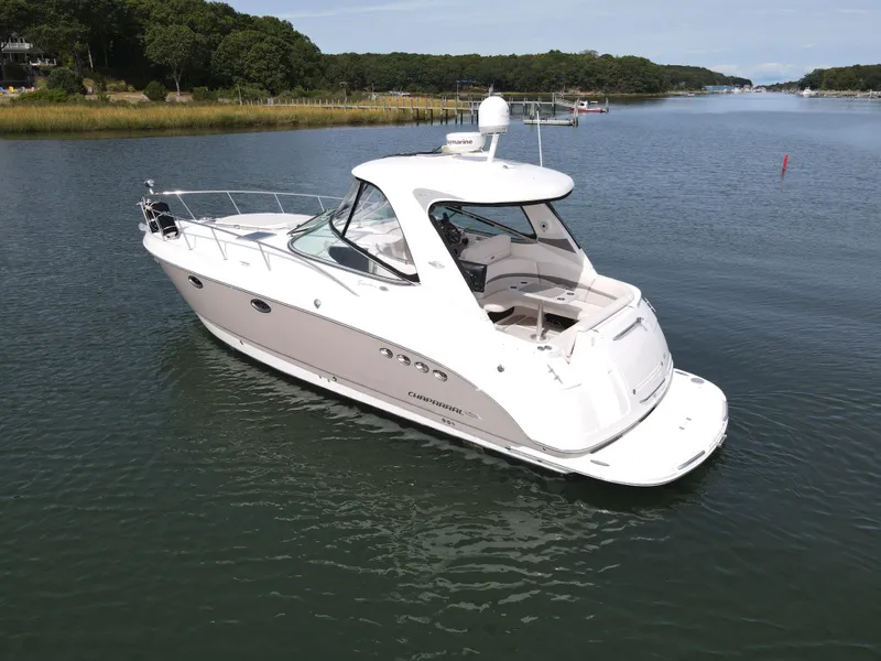 Slide: The Image of 2007 Chaparral Signature 350 yacht on calm waters. - 11