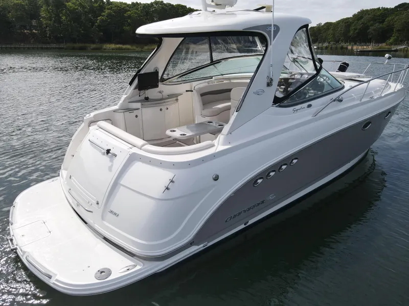 Slide: The Image of 2007 Chaparral Signature 350 boat on calm water. - 18