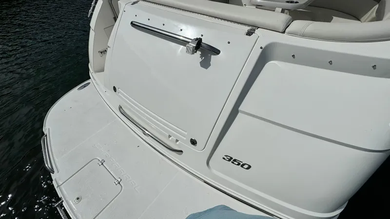 Slide: The Image of Rear view of 2007 Chaparral Signature 350 yacht. - 19