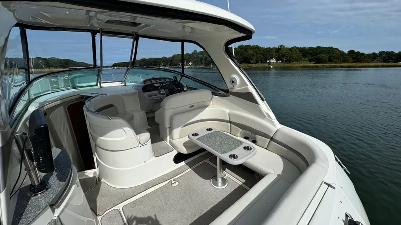 Slide: The Image of 2007 Chaparral Signature 350 yacht on calm waters. - 25