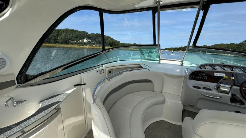 Slide: The Image of Interior of a 2007 Chaparral Signature 350 yacht with panoramic view. - 35
