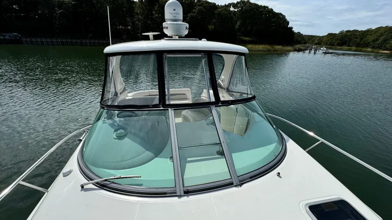 Slide: The Image of 2007 Chaparral Signature 350 on calm water, front view. - 42