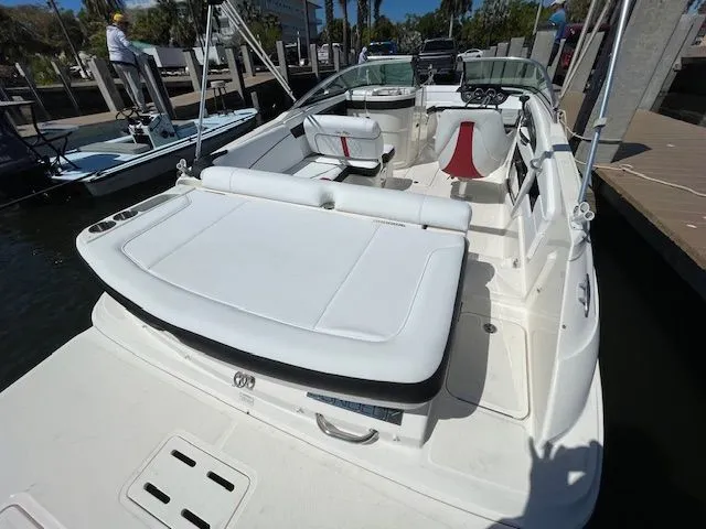 Slide: The Image of Sea Ray 240 Sundeck 2015 - 10