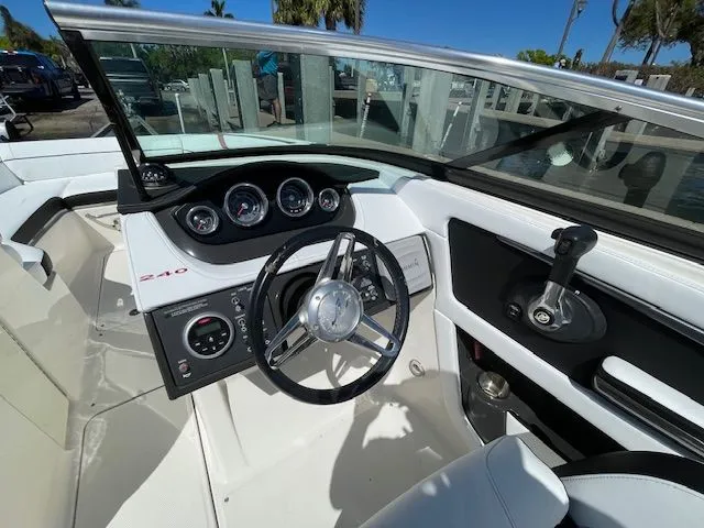 Slide: The Image of Sea Ray 240 Sundeck 2015 - 15