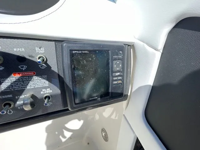 Slide: The Image of Sea Ray 240 Sundeck 2015 - 16